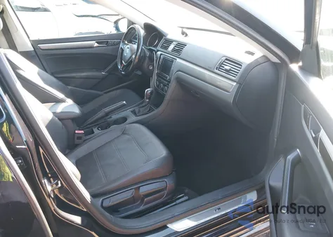 2017 Volkswagen Passat 1.8T R-Line from USA, damaged, VIN 1VWDT7A37HC080155